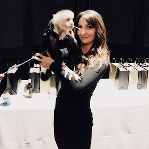 Meet your Posher, Victoria